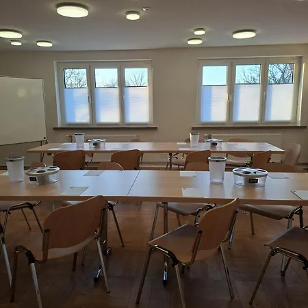 Kulturhaus 酒店 Locktow